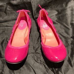 Excellent Condition Cole Hahn Flats